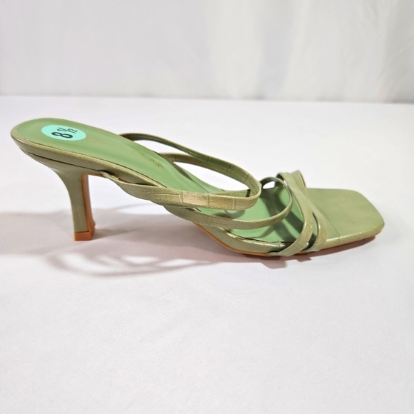 Jessica Carlyle Green Heels Size 8.5 NWOT - Picture 3 of 7